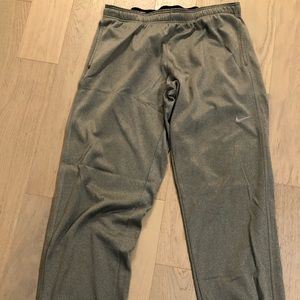 Nike Therma-Fit Large Sweatpants Gray Used